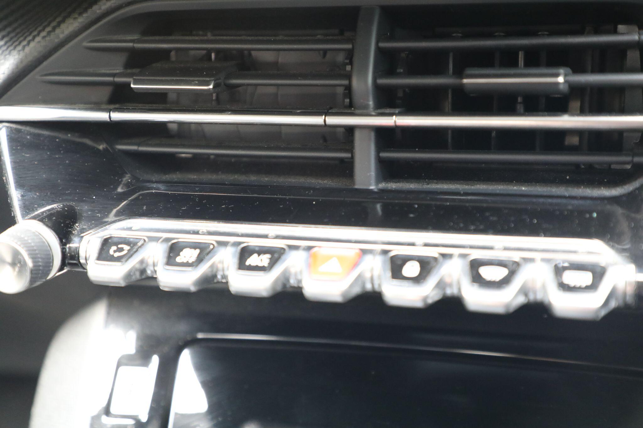 Large vehicle image